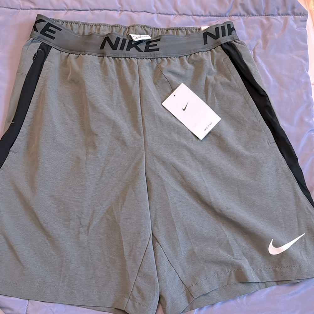 Brand New Nike training/basketball shorts